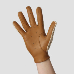 The timeless glove for lady